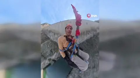 Artvin'de 250 metre yükseklikten tekerlekli sandalyesiyle atladı
