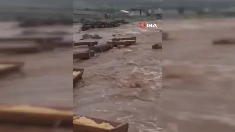 Diyarbakır Çermik'te şiddetli sağanak nedeniyle dereler taştı
