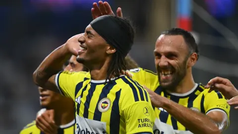Fenerbahçe - Göztepe ilk 11: Dirk Kuyt ilk maçına çıkıyor | Canlı anlatım