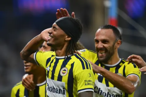 Fenerbahçe - Göztepe ilk 11: Dirk Kuyt ilk maçına çıkıyor | Canlı anlatım