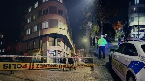 Mahallede büyük panik! Fayanslar çatladı: 4 katlı bina boşaltıldı