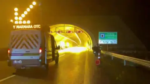 Kuzey Marmara Otoyolu'nda korkutan anlar! Tünelde alev alan TIR trafiği felç etti