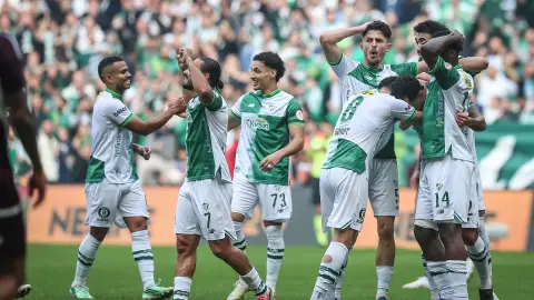 Bursaspor, evinde Bandırmaspor'u rahat geçti: Lewis Baker şov yaptı