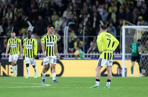 Fenerbahçe, puan durumunda ilk 10'da yer 3 takıma da mağlup oldu