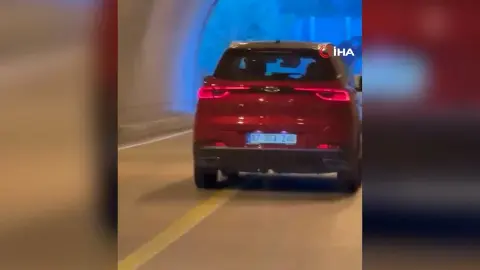 Biri ters yöne girdi, diğeri hatalı sollama yaptı: Kazaya ramak kala anlar kamerada