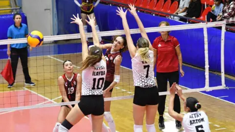 Yunusemre’nin Sultanları Altay’ı 36-34’lük setle geçti