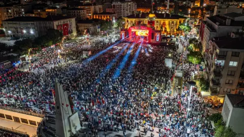 Manisa’da Cumhuriyet coşkusu Göksel konseri ve drone gösterisiyle yaşanacak