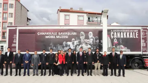 Çanakkale Savaşları Mobil Müze Tırı, Manisa Selendi'de ziyarete açıldı