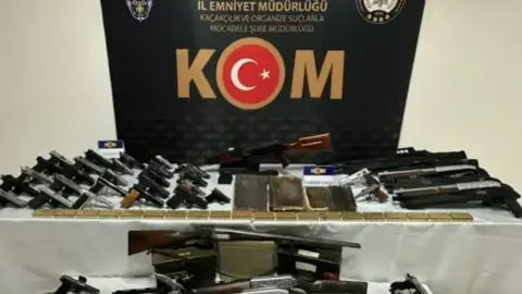 Organize suç örgütlerine 16 ilde operasyon düzenlendi