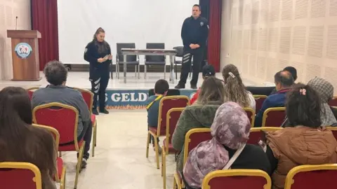 Niğde’de polisten öğrenci ve velilere güvenlik eğitimi