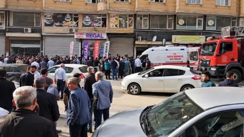 Kapadokya’da peribacası çöktü: Yaralılar var