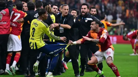 Fenerbahçe'den Galatasaray derbisi sonrası flaş açıklama! "Cezasız kalmamalıdır