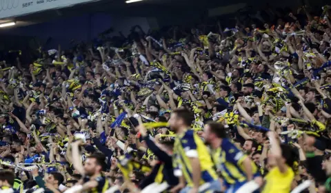 Fenerbahçe'den taraftarına derbi öncesi yağmurluk ve bere jesti!