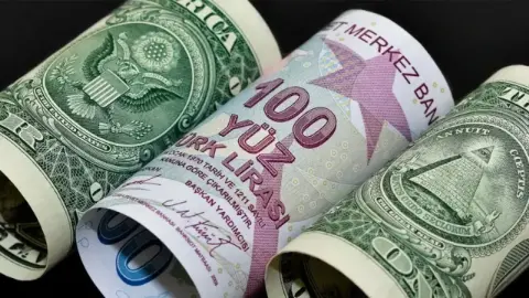 Enflasyon ve dolar/TL beklentileri netleşti: Ekonomistler ne öngörüyor?