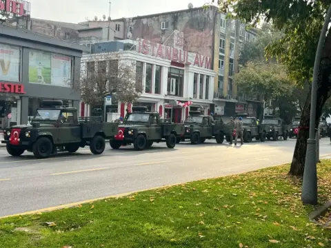 Sakarya’da 29 Ekim provası: Atatürk Bulvarı bir saat trafiğe kapandı
