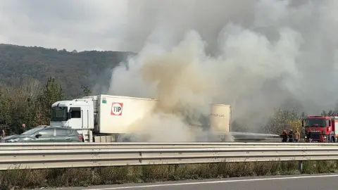 Bolu Dağı tünel çıkışında tır alev alev yandı
