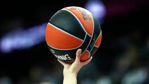 EuroLeague Dörtlü Finalleri 2027 ve 2029'da Abu Dabi'deki Etihad Arena'da yapılacak