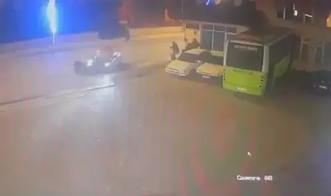 Kartepe'de Şiddetli Çarpışma: Motosiklet Sürücüsü Havaya Savruldu