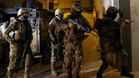 Daltonlar' suç örgütüne 30 ilde dev operasyon