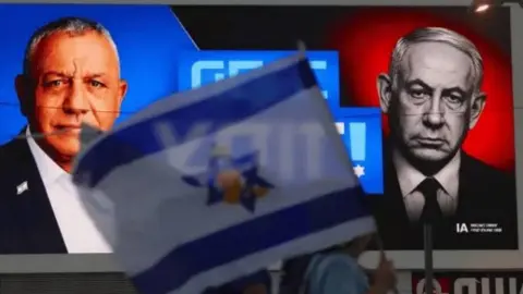 İsrail'de Netanyahu da muhalefet de çoğunluğu sağlayamadı!