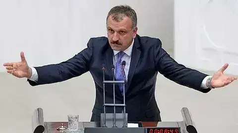Oktay Saral Cumhurbaşkanı Başdanışmanlığı Görevinden Ayrıldı
