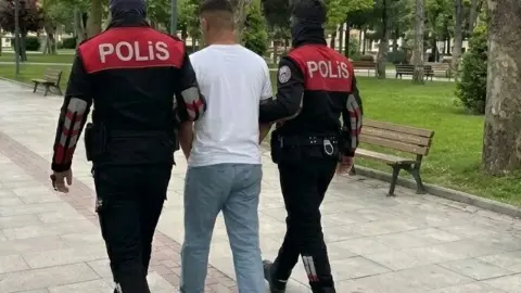 Kocaeli Dahil 4 İlde Aranıyordu: 17 Yaşındaki Çocuk Yakalandı