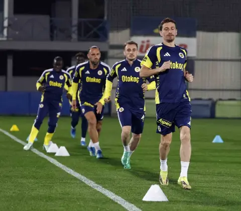 Galatasaray, Fenerbahçe derbisi hazırlıklarını Kemerburgaz'da tamamladı