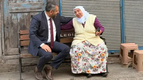 Giresun'da Başkan Alkan gönüllere dokunuyor