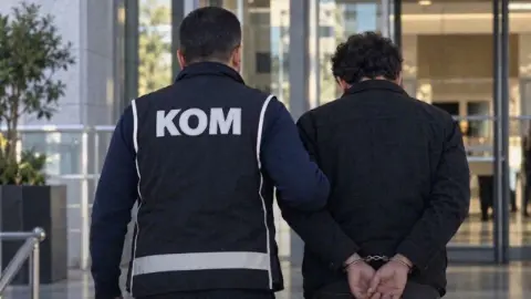 Kilis’te de Kaçakçılık Alarmı! 69 İlde Dev Operasyon: 494 Şüpheli Yakalandı!