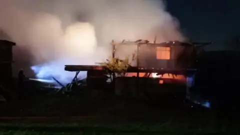 Kastamonu'da alevlere teslim olan iki katlı ev küle döndü