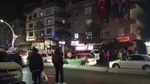 Hamile kızını ve birlikte yaşadığı erkek arkadaşını öldürdü