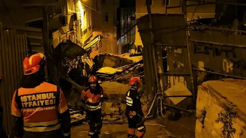 İstanbul’da 5 katlı bina çöktü! Ekiplerin üç saatlik araması sona erdi