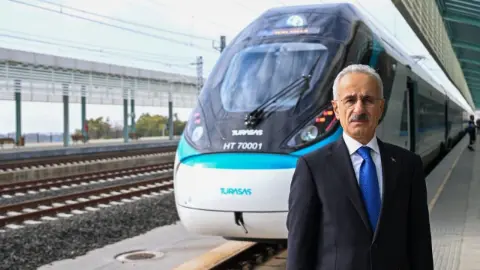 Sakarya'da üretilen Milli Hızlı Tren 250 kilometre hız testini geçti