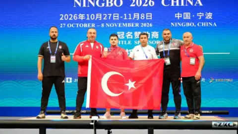 Milli halterci Kaan Kahriman'dan gümüş madalya