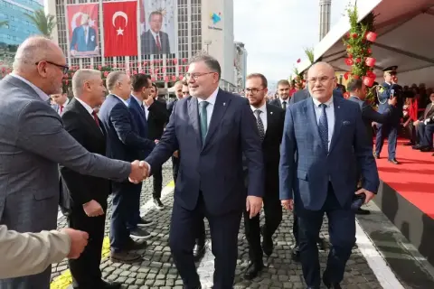Başkan Saygılı, Cumhuriyet Bayramı coşkusuna İzmir’de ortak oldu