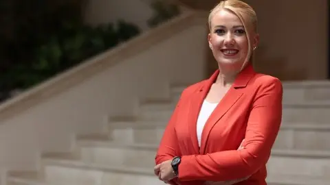 AK Parti'ye geçeceği iddia edilen Şeniz Doğan'dan flaş hamle