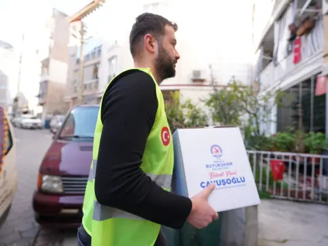 Büyükşehir online gıda kolisi desteğini sürdürüyor