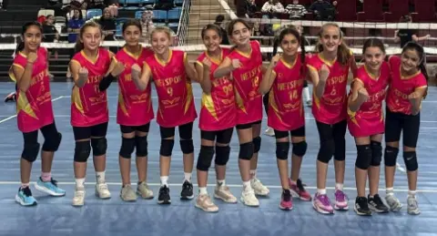 şampiyon Netspor: Filenin Sultanlarından Cumhuriyet Coşkusu!