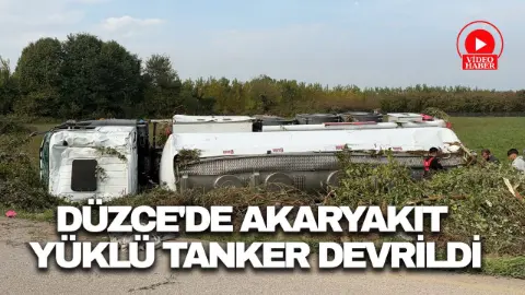 Düzce’de akaryakıt yüklü tanker devrildi