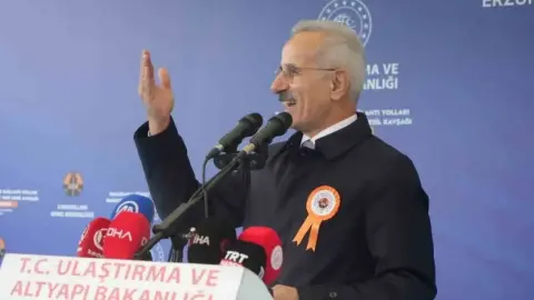 Bakan Uraloğlu müjdeyi verdi: Erzincan-Erzurum-Kars hızlı tren hattı geliyor