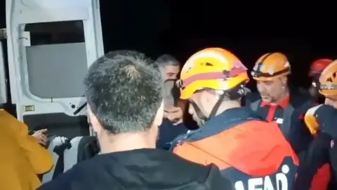 Elazığ’da tır şarampole uçtu: 2 yaralı