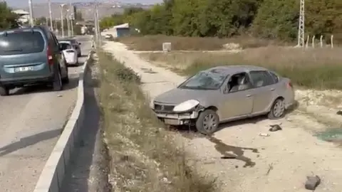 Elazığ’da otomobil araziye uçtu: 1 yaralı