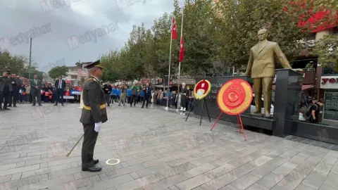 Bornova'da 29 Ekim kutlamaları çocuk etkinlikleriyle başladı