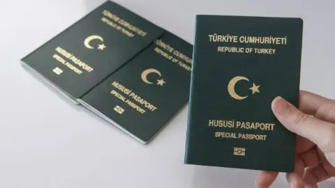 Yüz binlerce kişiye yeşil pasaport!