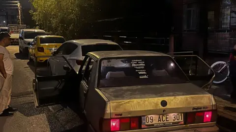 İzmit'te tuhaf olay: 3 araca çarpıp kaçtılar iddiası