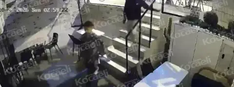 İzmit Kent Meydanı’nda 6 kafeye dadandılar! 3 şüpheli 1 saatte yakalandı