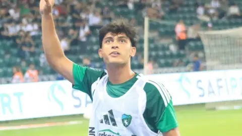 Kocaelispor ve Çaykur Rizespor stadyuma ulaştı