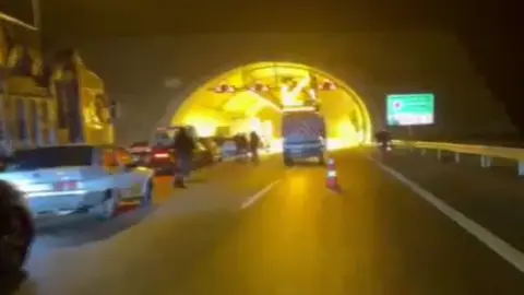 Kuzey Marmara Otoyolu'nda korkutan anlar! Tünelde alev alan TIR trafiği felç etti