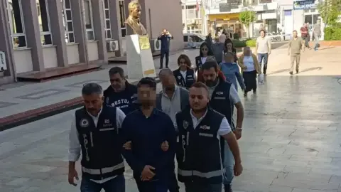 Aydın dahil 3 ilde FETÖ operasyonu: 10 gözaltı, tavan arasından ve bazalardan balya balya para çıktı