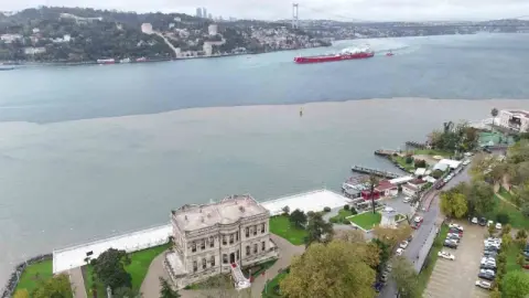 İstanbul'u Sağanak Vurdu, Boğaz Çamurla Kaplandı